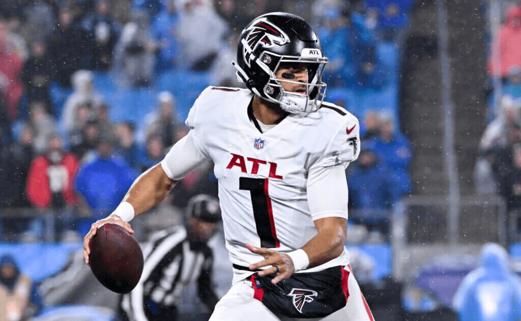 Quarterback' NFL Sports-Docuseries Coming to Netflix in July 2023 - What's  on Netflix