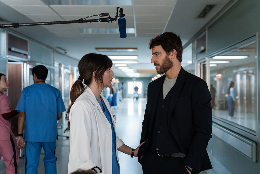 Carlos Montero Teases Netflix Medical Drama 'Breathless' (Respira) In