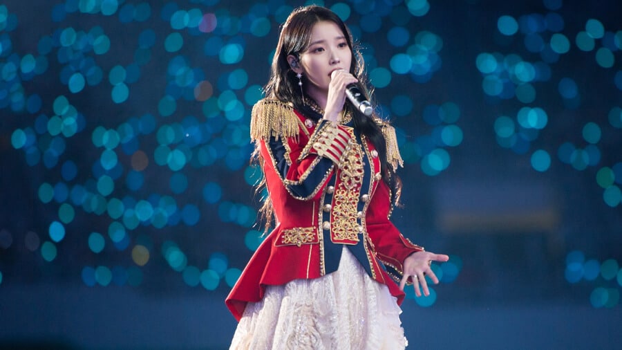 Iu Performing Live K Pop Idol